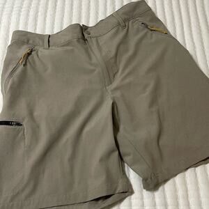 Men's Columbia Khaki Active Shorts Size 34